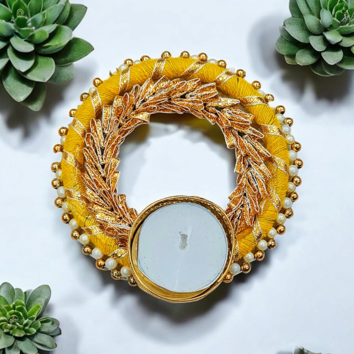 Beautiful Design Round Candle Holder (Size: 4.8 Inch)