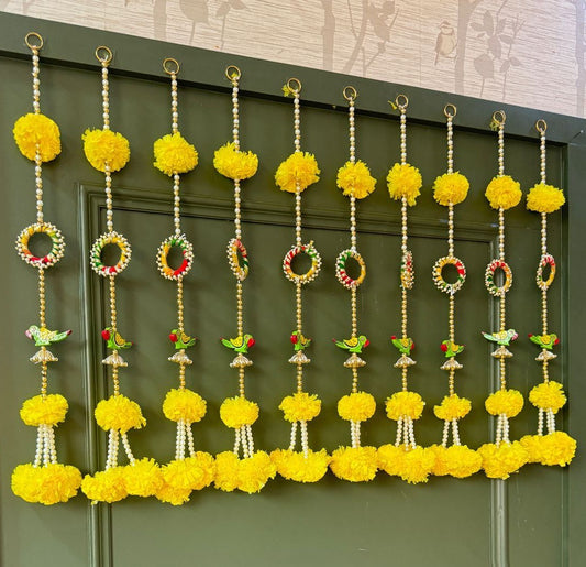 Parrot Genda Flower Hanging (Size: 23 Inch) (1 Piece)
(H0079)